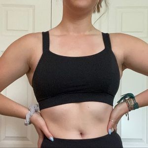Black lulu Sports bra!